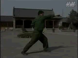 1_弓步冲拳_           军体拳第一套Ⅰ-Ⅱ_标清 00_00_27-00_01_09.gif